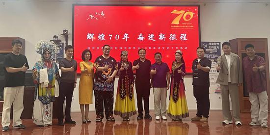 青春獻禮文化行 自治區團委青聯組織青年文藝志愿者赴和田地區開展文化下鄉活動